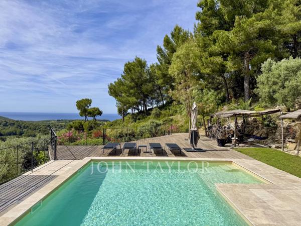Villa contemporaine d’exception avec vue mer panoramique à Saint-Cyr-sur-Mer