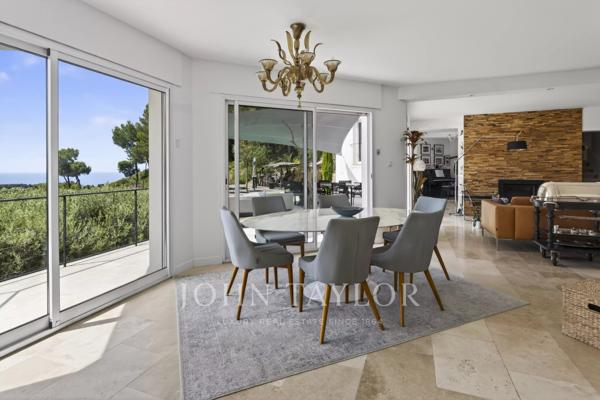 Villa contemporaine d’exception avec vue mer panoramique à Saint-Cyr-sur-Mer