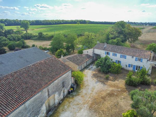 Maison à vendre à Saint-Saturnin (16290) - Charente
