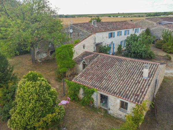Maison à vendre à Saint-Saturnin (16290) - Charente