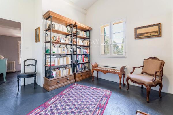 Maison de charme à vendre à Saint-Antoine – Grand terrain arboré de 2000 m² – Piscine – Studio indépendant
