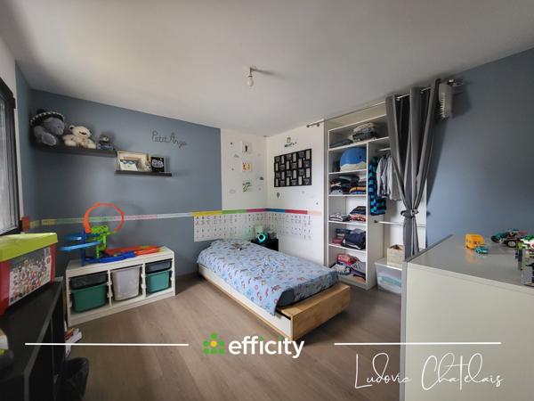 Maison
         7 pièces
        - 202 m² 499 800 € *