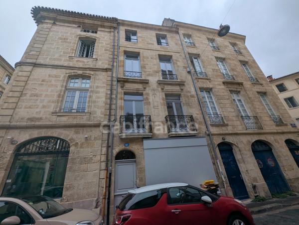 Appartement rénové à louer 2 pièces - Studio - BORDEAUX (33) - RUE CARPENTEYRE