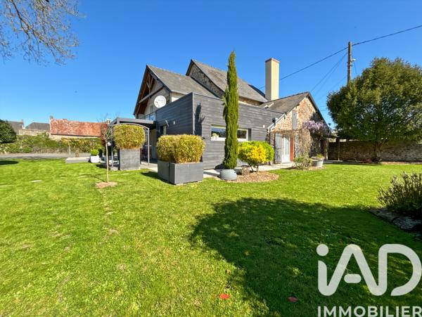 Maison à vendre 7 pièces 195 m² Sainte-Suzanne-et-Chammes