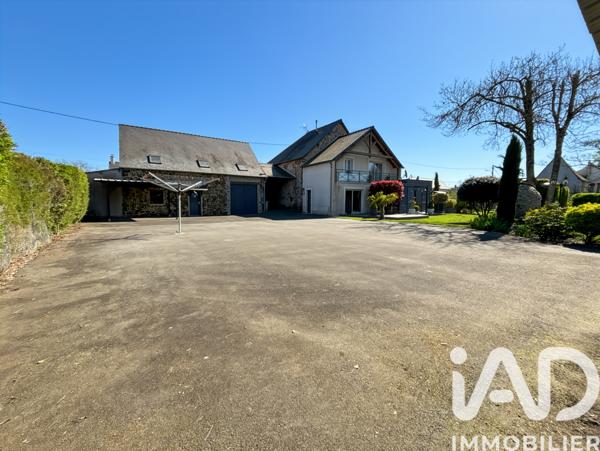 Maison à vendre 7 pièces 195 m² Sainte-Suzanne-et-Chammes