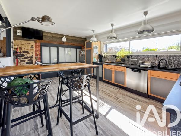 Maison à vendre 7 pièces 195 m² Sainte-Suzanne-et-Chammes
