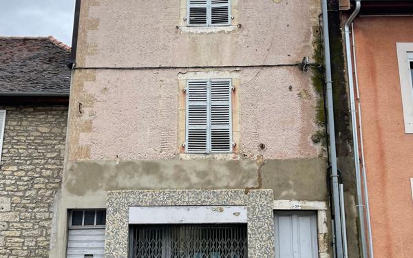 Maison à vendre    3 pièces • 120 m2 Mouchard