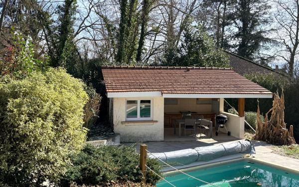 Maison à vendre    5 pièces •  Serres-Morlaàs