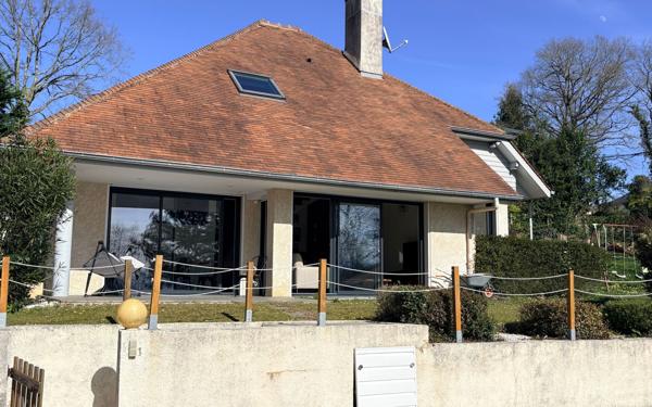 Maison à vendre    5 pièces •  Serres-Morlaàs