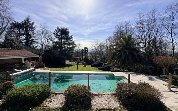 Maison à vendre    5 pièces •  Serres-Morlaàs