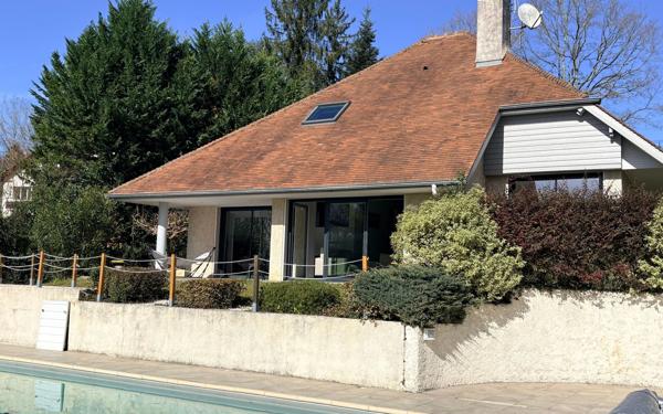 Maison à vendre    5 pièces •  Serres-Morlaàs