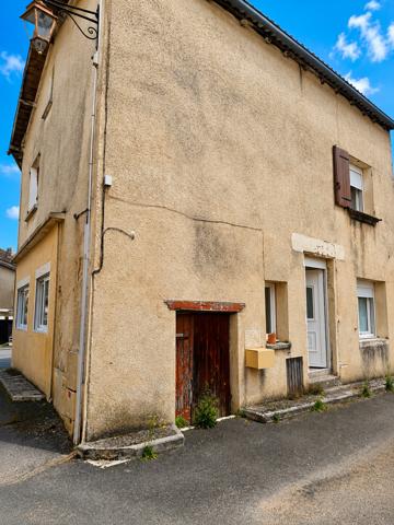 MAISON DE VILLE RENOVEE AVEC JARDIN ET GARAGE