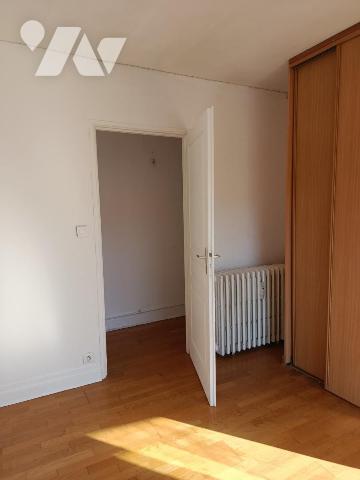 VALENCIENNES : APPARTEMENT DERNIER ETAGE TYPE 3