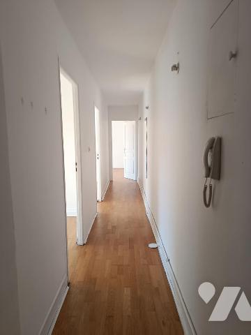 VALENCIENNES : APPARTEMENT DERNIER ETAGE TYPE 3