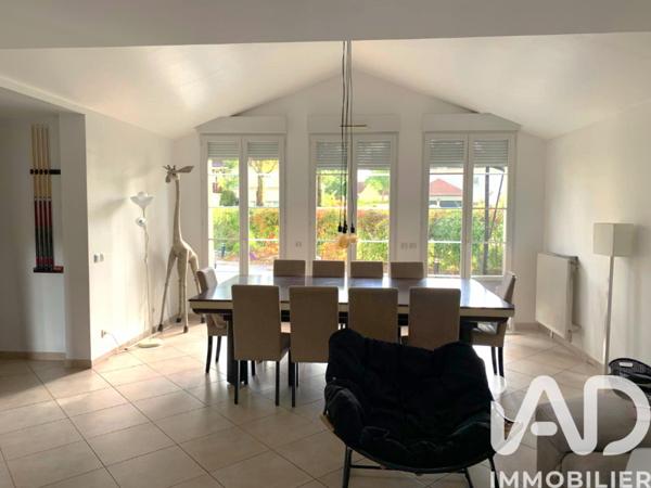 Maison à vendre 8 pièces 234 m² Bailly-Romainvilliers