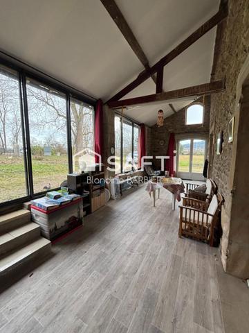 Longère en pierres de 241 m2