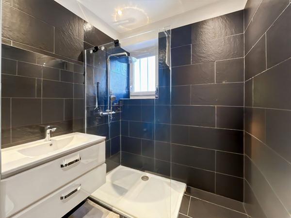 LOCATION NUE A L'ANNEE MAGNFIQUE 3 PIECES - MONTFLEURY