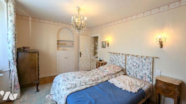 Cléder centre, belle demeure de 213 m2 avec jardin clos et paysagé et hangar de 73 m2