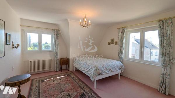 Cléder centre, belle demeure de 213 m2 avec jardin clos et paysagé et hangar de 73 m2