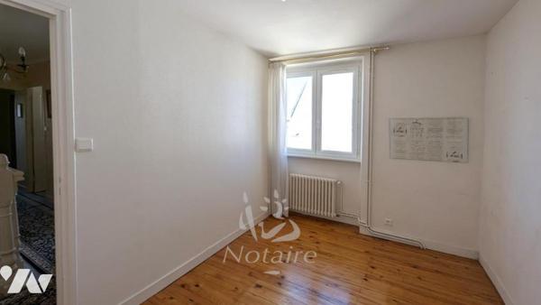 Cléder centre, belle demeure de 213 m2 avec jardin clos et paysagé et hangar de 73 m2