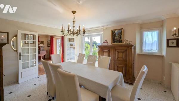 Cléder centre, belle demeure de 213 m2 avec jardin clos et paysagé et hangar de 73 m2