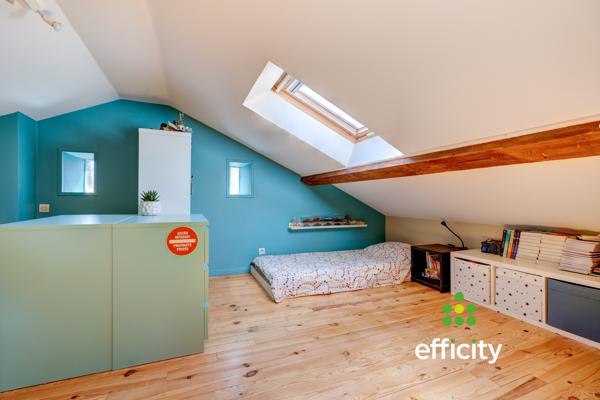 Appartement
         5 pièces
        - 132 m² 399 000 € *
