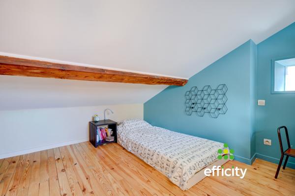 Appartement
         5 pièces
        - 132 m² 399 000 € *