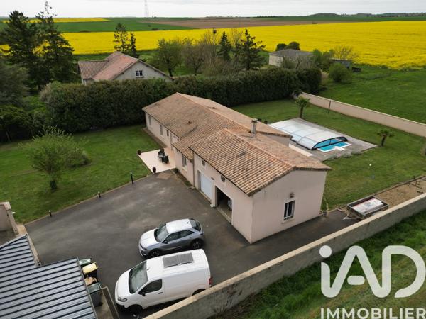 Maison à vendre 6 pièces 137 m² Chabournay