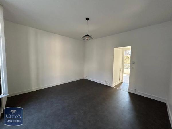 Appartement à louer 3 pièces 51.6m² Corbeil-Essonnes (91100)