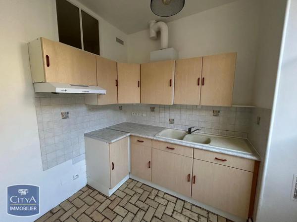 Appartement à louer 3 pièces 51.6m² Corbeil-Essonnes (91100)