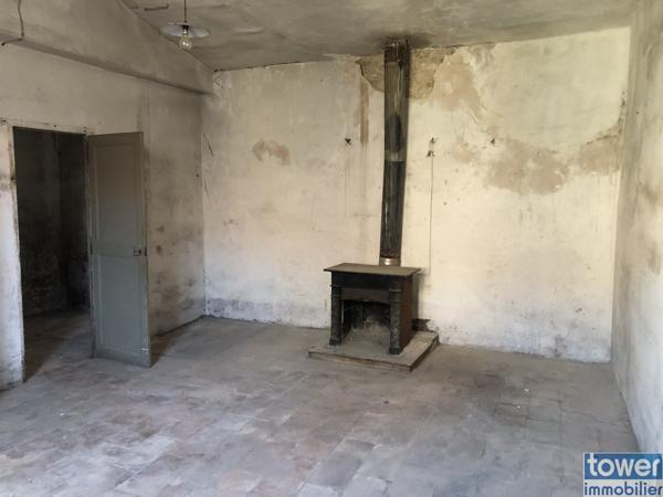 Appartement
                                                                                                                                                                                                                                                                                                                        10 pièce(s)                                                                                                                                                                                                          7 chambre(s)                                                                                                                                                                                                          340  m²