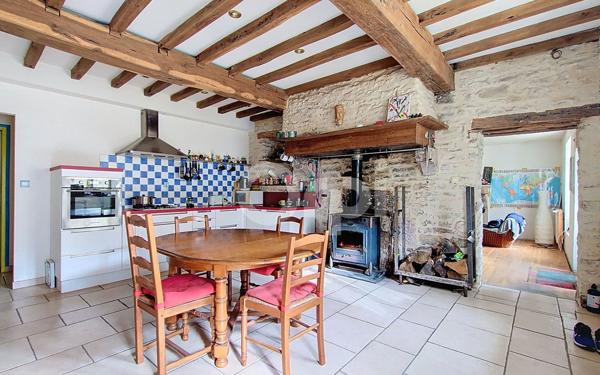 Maison à vendre    5 pièces • 143,45 m2 Froncles