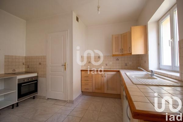 Maison traditionnelle 3 pièces de 85 m² à Vinneuf (89140)