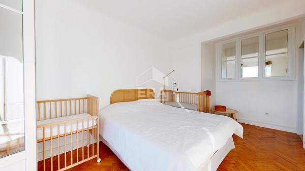 NICE - FLEURS / L. COCHOIS : JOLI 2 PIÈCES AVEC BALCONS ET MAGNIFIQUE VUE MER