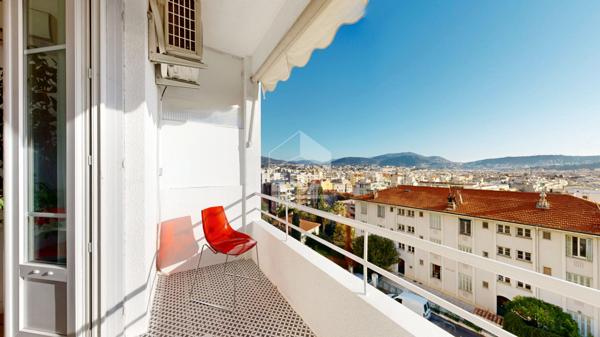NICE - FLEURS / L. COCHOIS : JOLI 2 PIÈCES AVEC BALCONS ET MAGNIFIQUE VUE MER