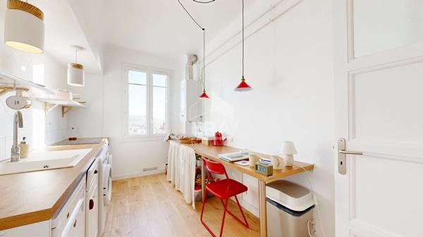 NICE - FLEURS / L. COCHOIS : JOLI 2 PIÈCES AVEC BALCONS ET MAGNIFIQUE VUE MER