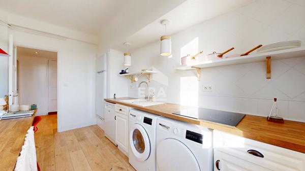 NICE - FLEURS / L. COCHOIS : JOLI 2 PIÈCES AVEC BALCONS ET MAGNIFIQUE VUE MER