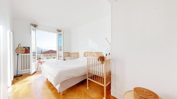 NICE - FLEURS / L. COCHOIS : JOLI 2 PIÈCES AVEC BALCONS ET MAGNIFIQUE VUE MER