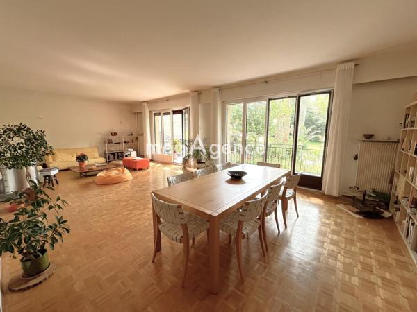 Appartement à SAINT-NOM-LA-BRETECHE, 78860 - 6 pièces 165m²