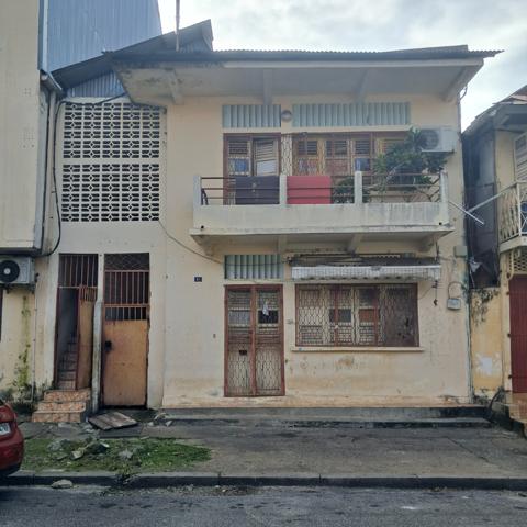 Immeuble 6 pièces - 200 m²