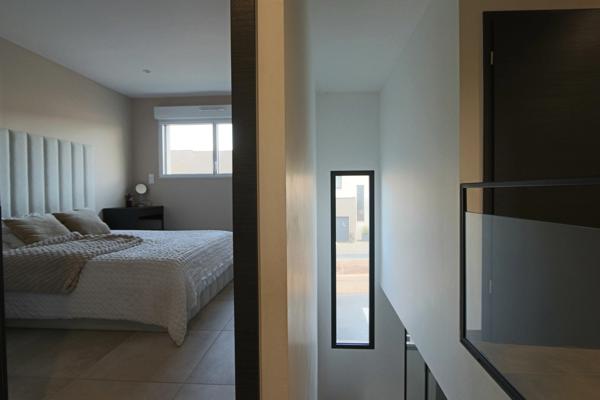 Vous rêvez d’une maison moderne aux finitions premium à Florange ? Cette pépite de 2023 avec cuisine haut de gamme et verrières design va vous séduire !