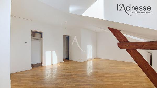 SURESNES/ CARNOT GAMBETTA Appartement dernier étage 2/3 pièces 54m² avec cave