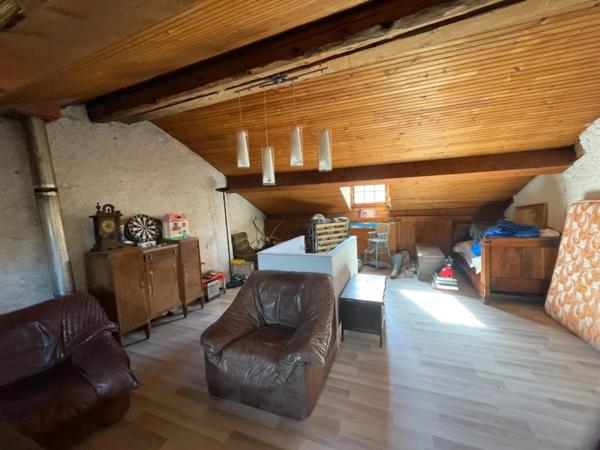 Maison de village 5 pièces  (09) 95 m²