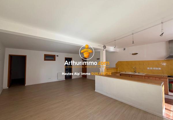 Location                                                      Appartement
                        
                     2 pièces                      60 m2                     à Guillestre
