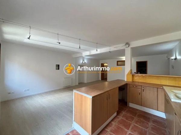 Location                                                      Appartement
                        
                     2 pièces                      60 m2                     à Guillestre