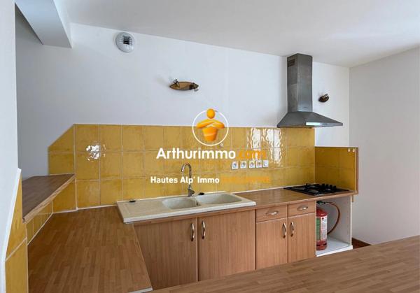 Location                                                      Appartement
                        
                     2 pièces                      60 m2                     à Guillestre