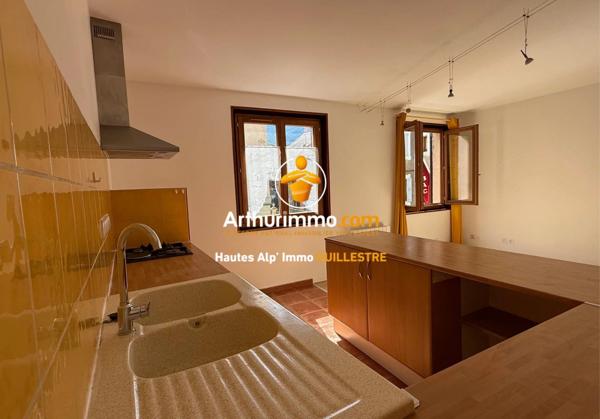 Location                                                      Appartement
                        
                     2 pièces                      60 m2                     à Guillestre