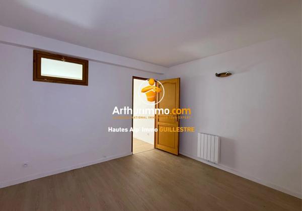 Location                                                      Appartement
                        
                     2 pièces                      60 m2                     à Guillestre