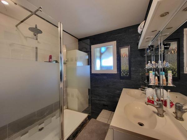 Maison familiale avec piscine chauffée