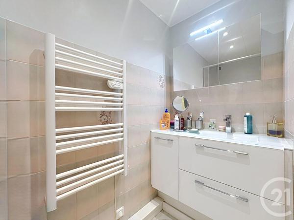 Appartement T2 à vendre  2 pièces - 39,74 m 2   FREJUS  - 83